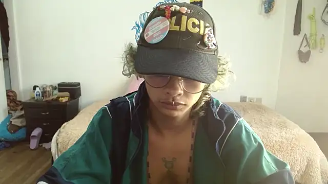 Snapshot of fenixmfx19 chatting on 24, 2, 2025 fenixmfx19 online show from 24, 2, 2025