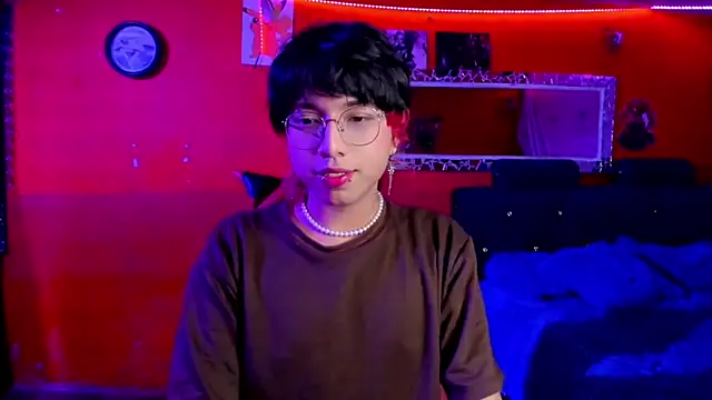 Snapshot of AnggelONfiree chatting on 7, 3, 2025 AnggelONfiree online show from 7, 3, 2025