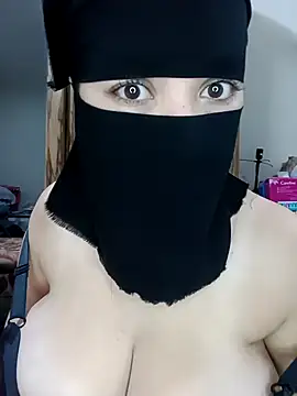 Snapshot of arabian_sara chatting on 1, 10, 2025 arabian sara online show from 1, 10, 2025