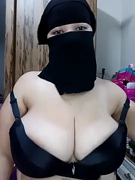 Snapshot of arabian_sara chatting on 12, 10, 2025 arabian sara online show from 12, 10, 2025