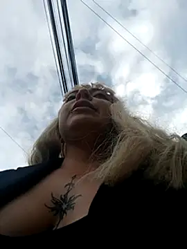 Snapshot of madelaine- chatting on 20, 3, 2025 madelaine- online show from 20, 3, 2025