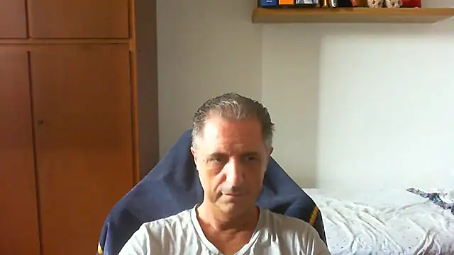 Snapshot of lliuk70mi chatting on 27, 6, 2026 lliuk70mi online show from 27, 6, 2026