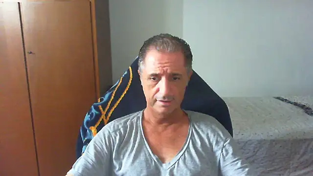 Snapshot of lliuk70mi chatting on 1, 7, 2026 lliuk70mi online show from 1, 7, 2026