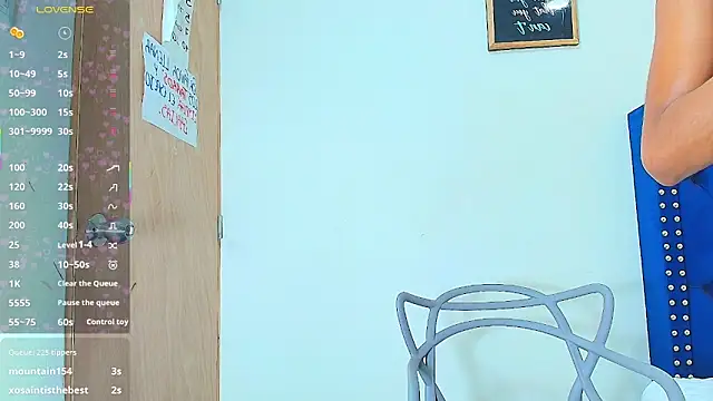 Snapshot of littleebonymommy chatting on 13, 2, 2025 littleebonymommy online show from 13, 2, 2025