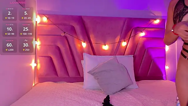 Snapshot of littleebonymommy chatting on 22, 10, 2025 littleebonymommy online show from 22, 10, 2025