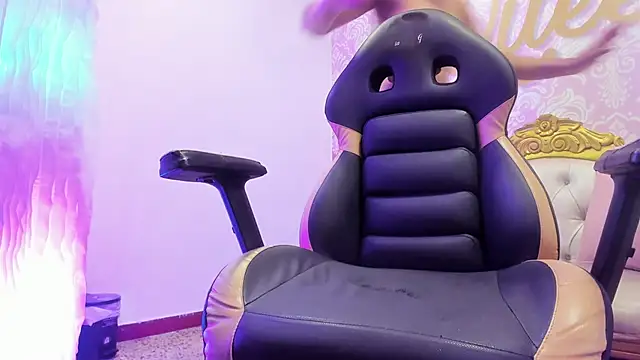 cute mia23 online show from 15, 2, 2025