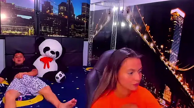Snapshot of ValentinaAndTerry chatting on 7, 1, 2025 ValentinaAndTerry online show from 7, 1, 2025
