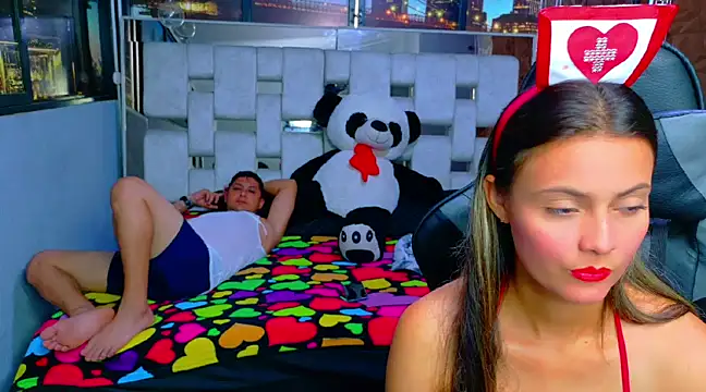Snapshot of ValentinaAndTerry chatting on 11, 3, 2025 ValentinaAndTerry online show from 11, 3, 2025
