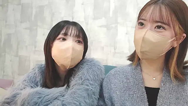 LOVE MOMO LOVE online show from 30, 1, 2025