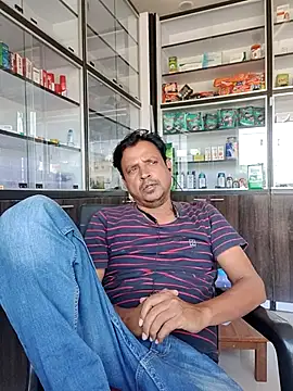 Snapshot of Raj1043 chatting on 8, 11, 2025 Raj1043 online show from 8, 11, 2025