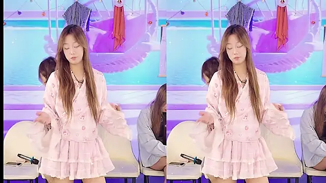 YIYI XIXI 18 online show from 19, 2, 2025