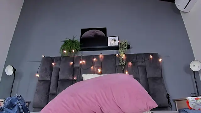 DulceAurora   online show from 31, 3, 2026