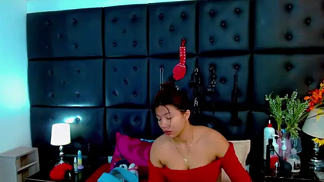 Snapshot of Isalombardi chatting on 15, 6, 2026 Isalombardi online show from 15, 6, 2026