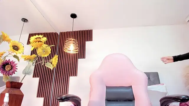 darling spoiled online show from 19, 3, 2026