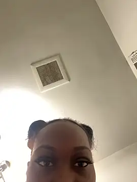 Snapshot of honeybrow chatting on 15, 1, 2025 honeybrow online show from 15, 1, 2025