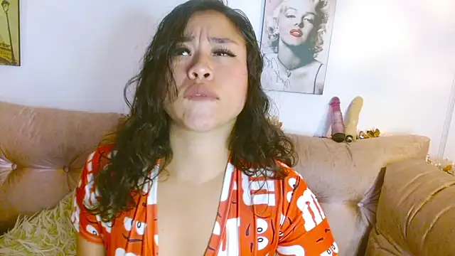 Snapshot of hinataleecs chatting on 28, 12, 2024 hinataleecs online show from 28, 12, 2024