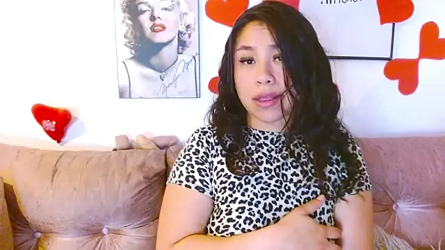 Snapshot of hinataleecs chatting on 28, 2, 2025 hinataleecs online show from 28, 2, 2025