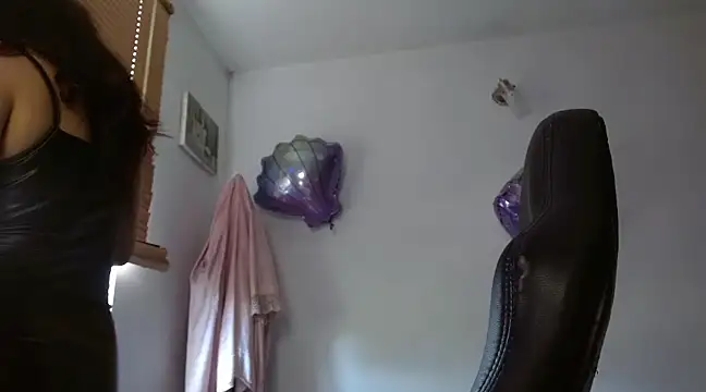Snapshot of angelasmith15 chatting on 5, 1, 2025 angelasmith15 online show from 5, 1, 2025