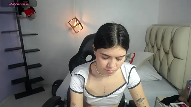 cassiehoward14 online show from 3, 12, 2025