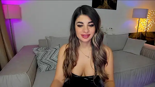 Queenofyouredreams online show from 6, 3, 2025