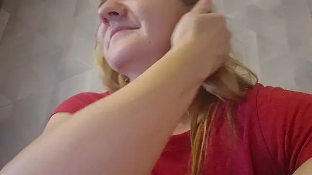 Snapshot of EstrellaWalters chatting on 2, 11, 2025 EstrellaWalters online show from 2, 11, 2025