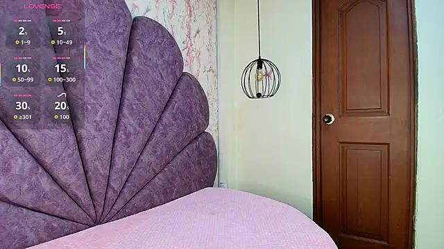 Snapshot of _alaia_collway_ chatting on 30, 4, 2026 alaia collway online show from 30, 4, 2026