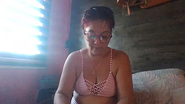 Snapshot of TRISH_MILF chatting on 24, 2, 2025 TRISH MILF online show from 24, 2, 2025