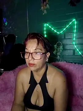Snapshot of TRISH_MILF chatting on 20, 3, 2025 TRISH MILF online show from 20, 3, 2025