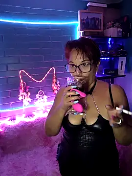Snapshot of TRISH_MILF chatting on 23, 3, 2025 TRISH MILF online show from 23, 3, 2025