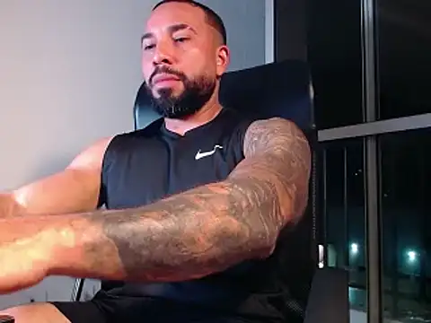 Snapshot of roman_muscle chatting on 29, 1, 2025 roman muscle online show from 29, 1, 2025