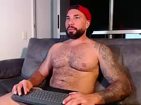 Snapshot of roman_muscle chatting on 1, 2, 2025 roman muscle online show from 1, 2, 2025