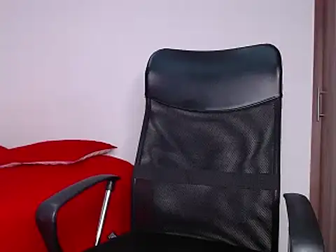 Snapshot of roman_muscle chatting on 7, 2, 2025 roman muscle online show from 7, 2, 2025