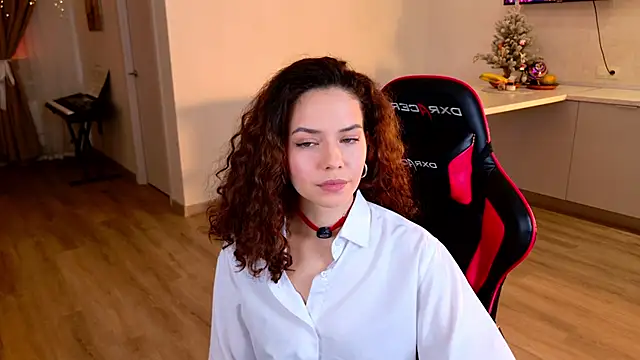 Snapshot of AngellaRoss chatting on 5, 12, 2025 AngellaRoss online show from 5, 12, 2025