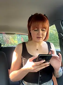 ObviouslyPeachy online show from 2, 10, 2025