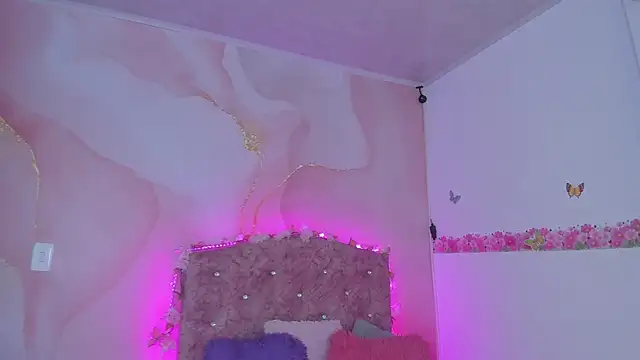 Snapshot of Daisy__rose chatting on 5, 1, 2025 Daisy rose online show from 5, 1, 2025