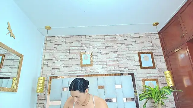 Snapshot of Alison_Chan_ chatting on 20, 7, 2026 Alison Chan online show from 20, 7, 2026