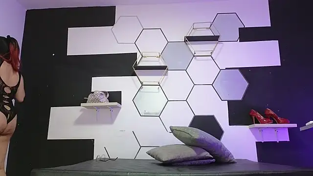 Snapshot of alondrabigtits chatting on 17, 9, 2025 alondrabigtits online show from 17, 9, 2025