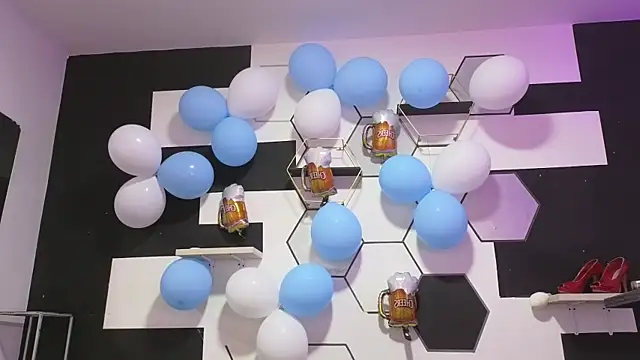 Snapshot of alondrabigtits chatting on 29, 9, 2025 alondrabigtits online show from 29, 9, 2025