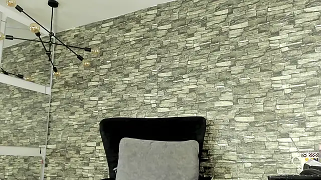 Snapshot of alondrabigtits chatting on 21, 11, 2025 alondrabigtits online show from 21, 11, 2025