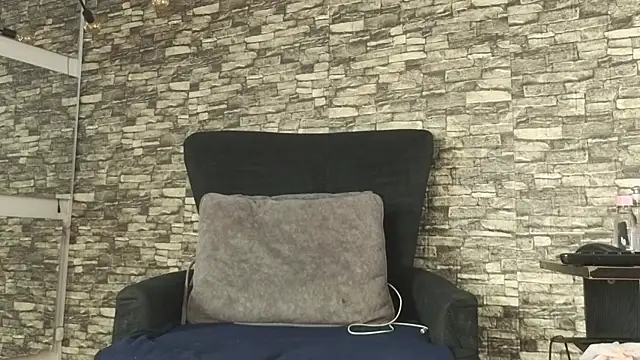 Snapshot of alondrabigtits chatting on 22, 11, 2025 alondrabigtits online show from 22, 11, 2025