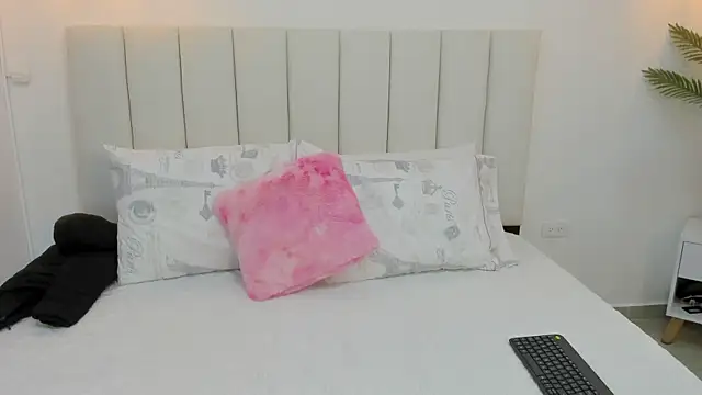 Ada Monroe10 online show from 17, 3, 2025