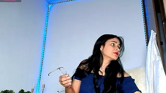 Snapshot of Alba_Olimpo chatting on 10, 6, 2026 Alba Olimpo online show from 10, 6, 2026