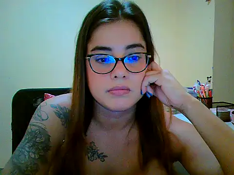 Snapshot of maliamiller chatting on 17, 1, 2026 maliamiller online show from 17, 1, 2026