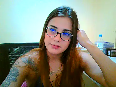 Snapshot of maliamiller chatting on 13, 2, 2026 maliamiller online show from 13, 2, 2026