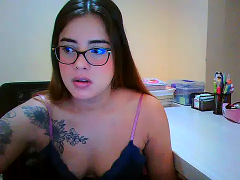 Snapshot of maliamiller chatting on 28, 2, 2026 maliamiller online show from 28, 2, 2026