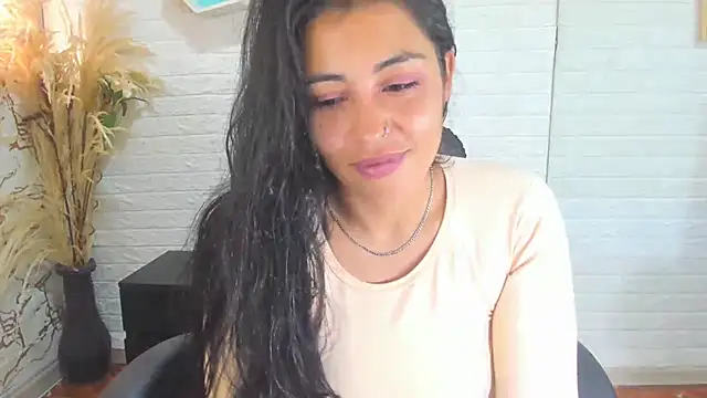 Aisha 09 online show from 4, 3, 2025