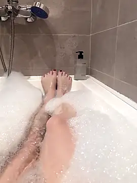 Yourlittledemon online show from 5, 1, 2026