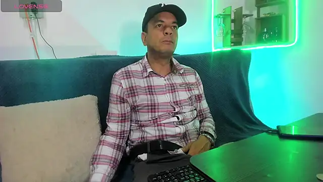 latinmartin73 online show from 28, 1, 2025