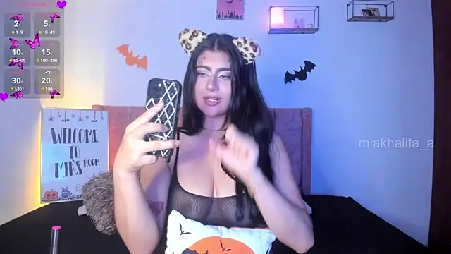 miakhalifaaa  online show from 16, 10, 2025