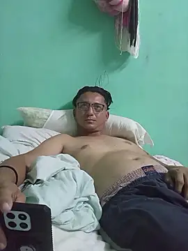 Andresguz35 online show from 22, 12, 2025